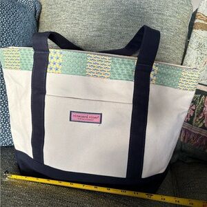 Vineyards Vines tote bag